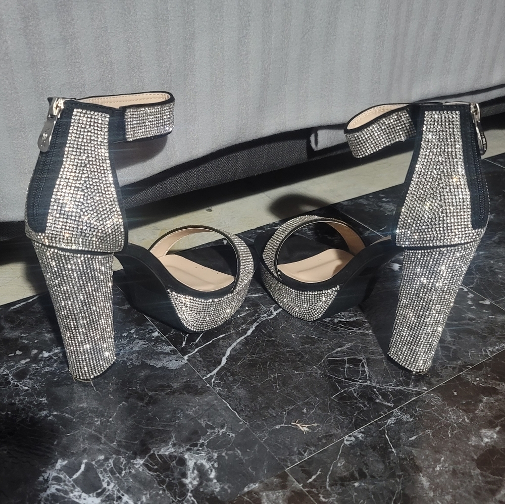 X2B Heels - Picture 4 of 6